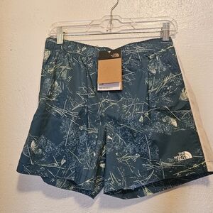 The North Face  Women's Shorts Small NWT